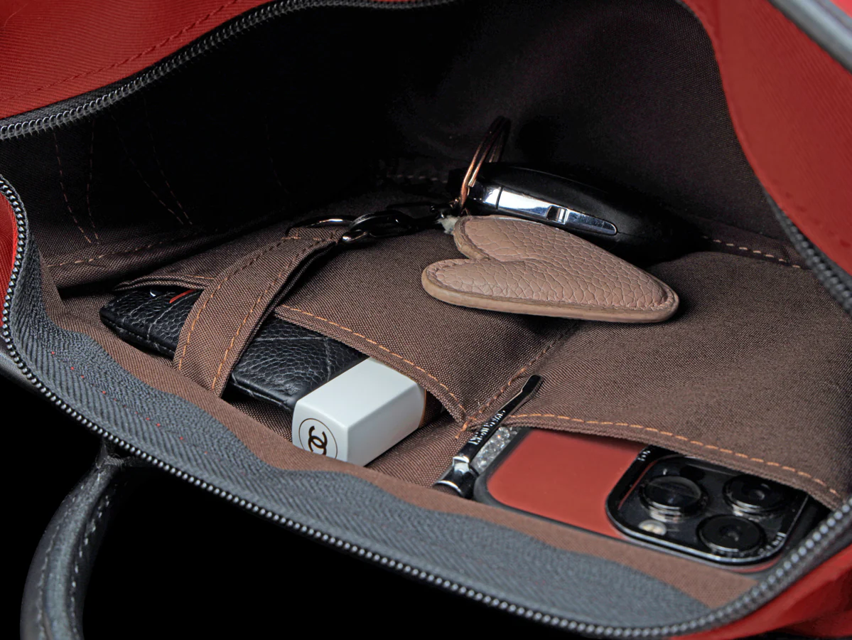 Dolly Grip Handbag - Image 13