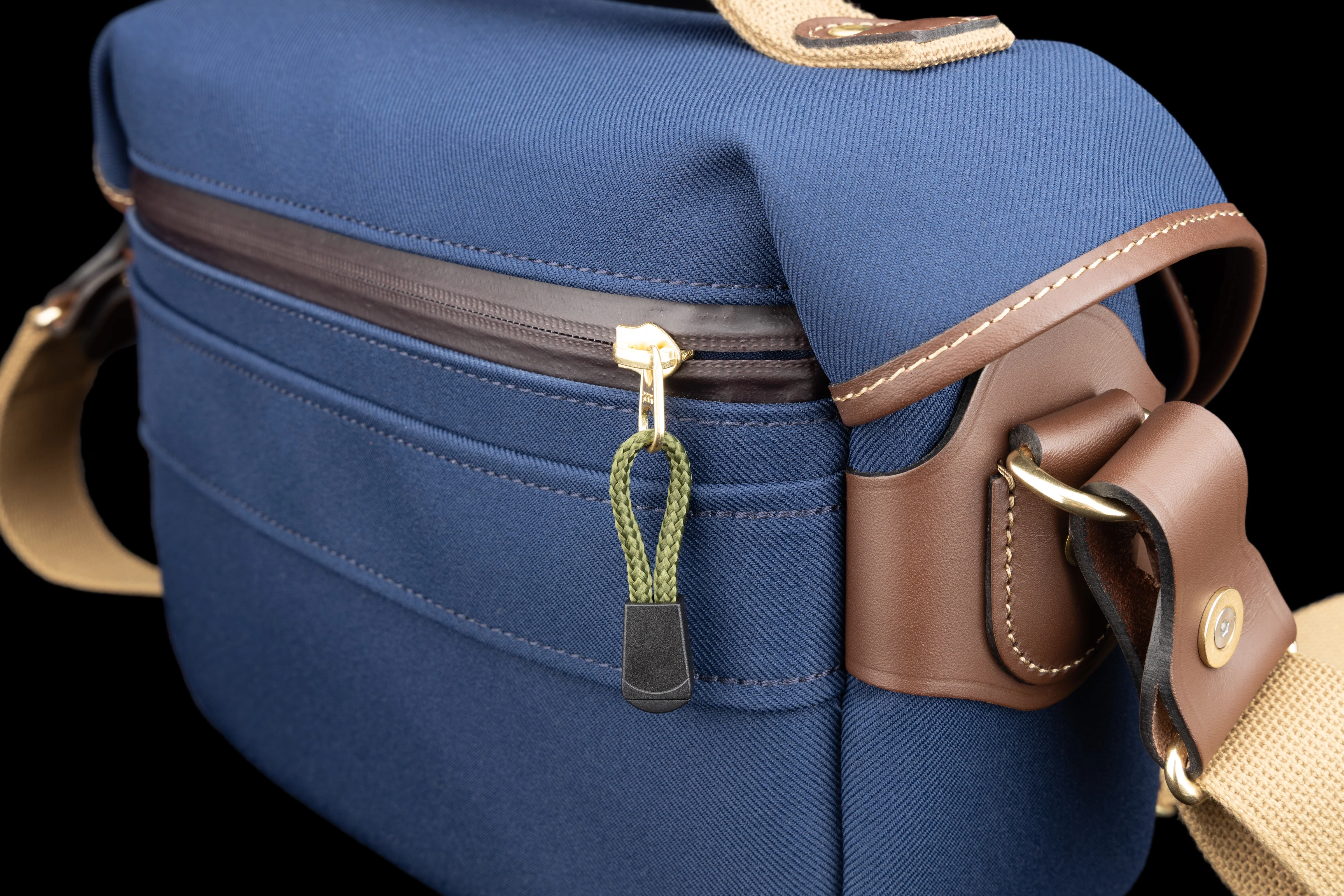 Hadley Small Pro Camera Bag - Image 66
